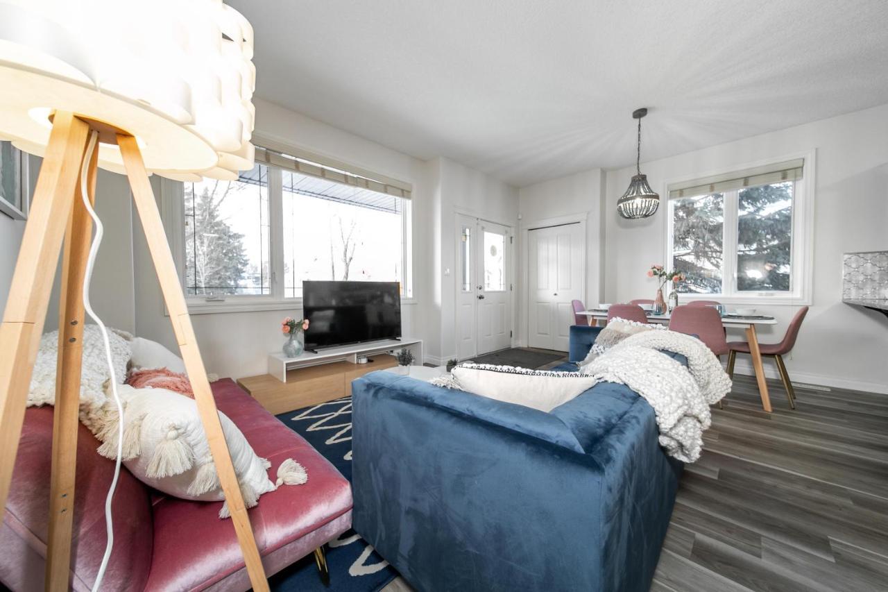 Mediterranean Retreat - King Bed - Fireplace - Jacuzzi - Fast Wi-Fi - Games Room - Free Parking & Netflix Едмонтон Екстер'єр фото